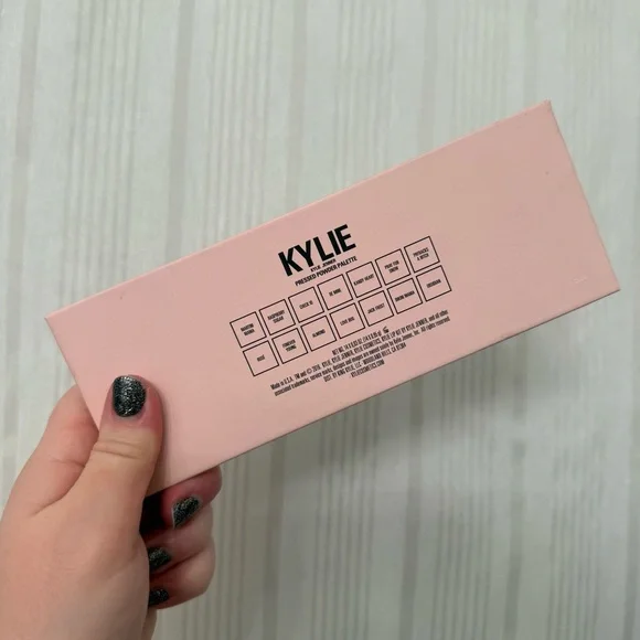 NEW‼️Kylie Cosmetics Ulta Limited Edition 2019 Holiday Pressed Eyeshadow Palette - Picture 3 of 8